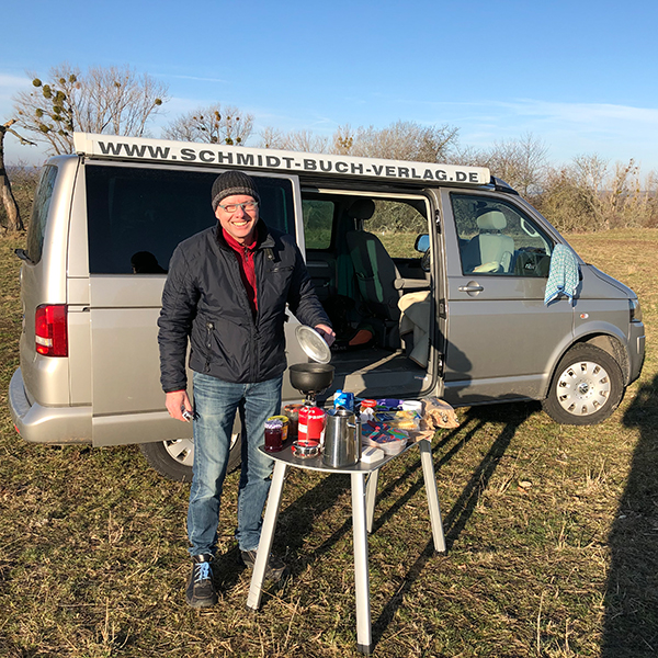 Pause mit dem Camper-Bus